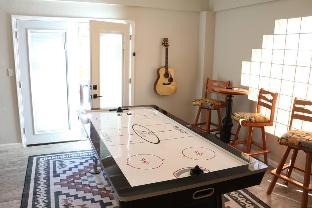 Cowboy Den-Hot Tub-Game Room-Pet Friendly-No Pet Fees! Albuquerque Eksteriør bilde