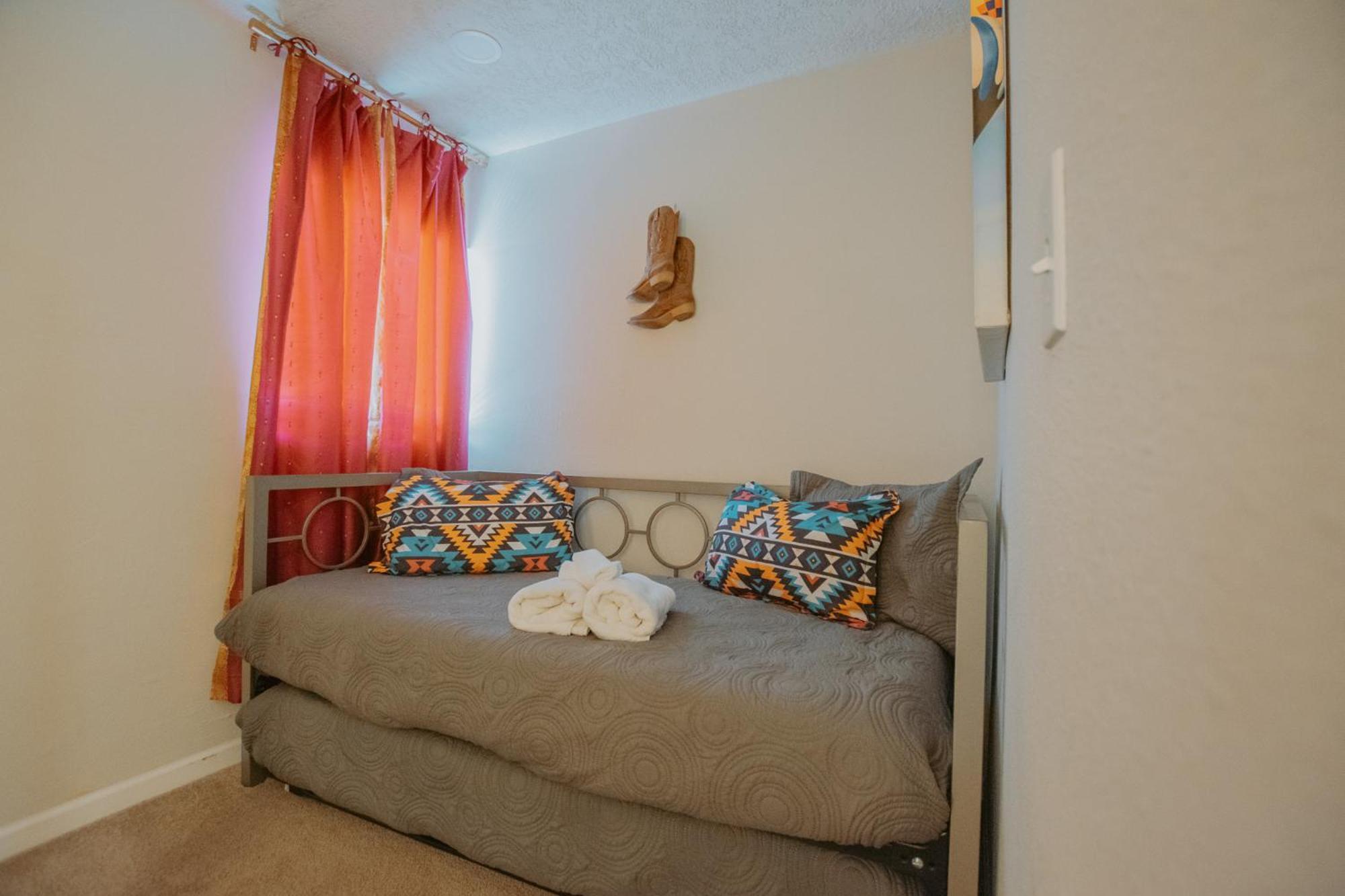 Cowboy Den-Hot Tub-Game Room-Pet Friendly-No Pet Fees! Albuquerque Eksteriør bilde
